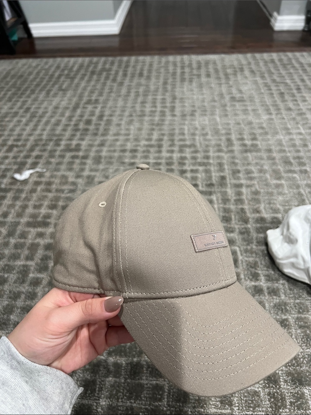Gymshark Men’s White & Taupe Logo Baseball Caps - Picture 3 of 11
